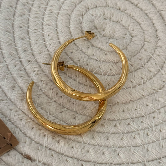 Goldene Vitalo Ohrringe – weitere Ansicht