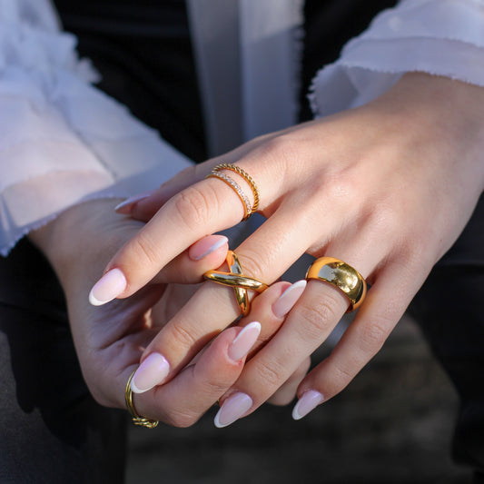 Goldener Infinito Ring – weitere Ansicht