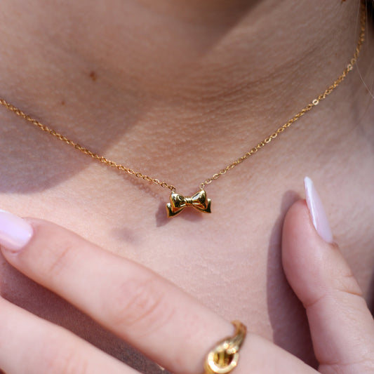 Dolce Fiocco necklace