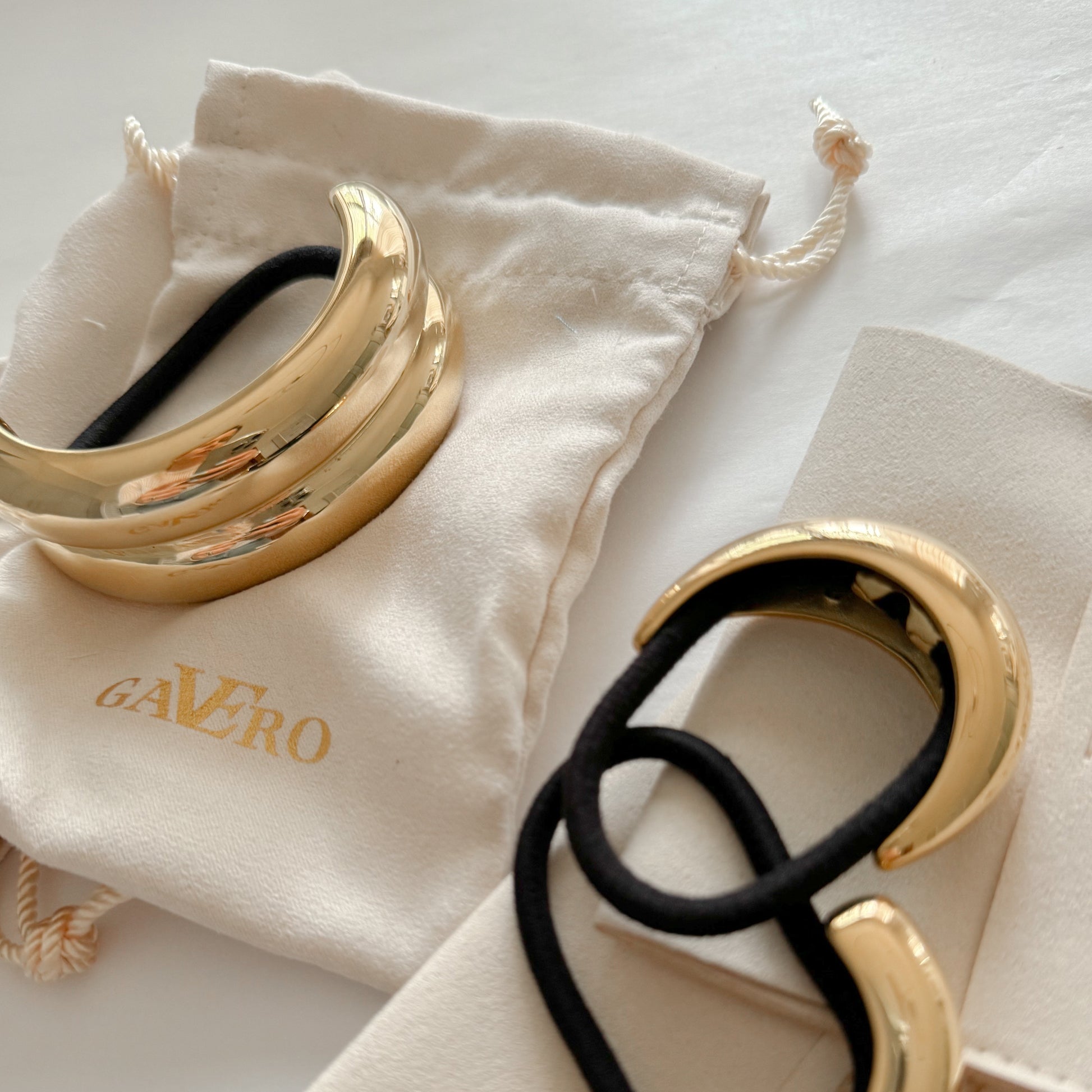 High-quality stainless steel hair tie in gold for stylish hairstyles