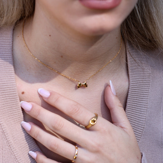 Dolce Fiocco necklace