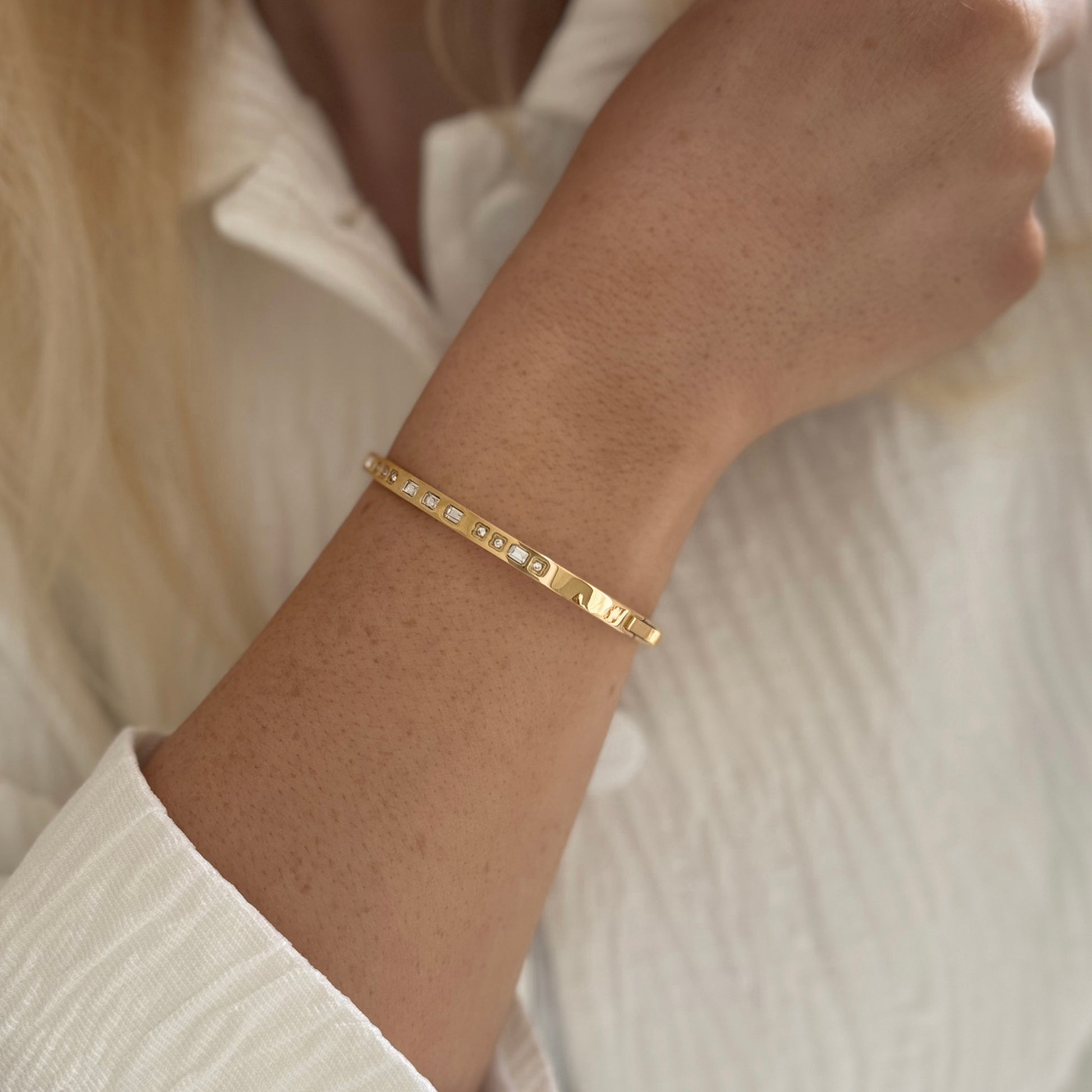 Morse code bangle with attention to detail - stainless steel with 18K gold plating or rhodium plating.