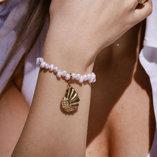 Almaré Charm