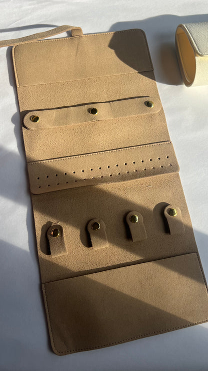 Jewelry organizer made of vegan leather beige