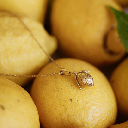 Necklace with lemon 