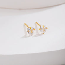 Load the image into the gallery viewer, CORTESEMENTE stud earrings | Sterling Silver
