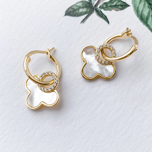 CHIAVE earrings with zirconia and mother-of-pearl cloverleaf pendant